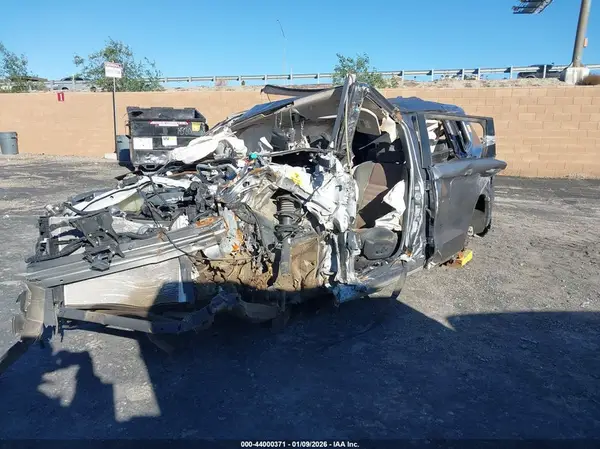 JA4J3VA82RZ020184 2024 MITSUBISHI OUTLANDER - Image 2