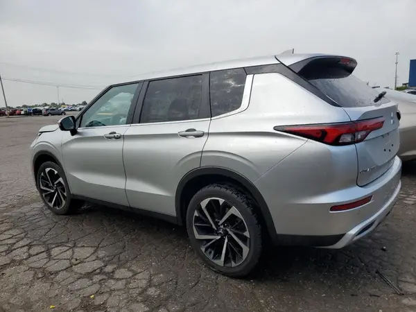 JA4J3VA82RZ028639 2024 MITSUBISHI OUTLANDER - Image 2