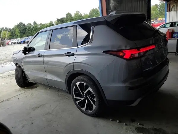 JA4J3VA82RZ041178 2024 MITSUBISHI OUTLANDER - Image 2