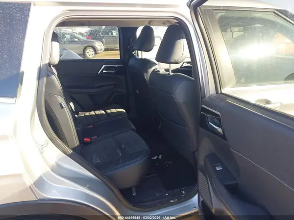 JA4J3VA82RZ052648 2024 MITSUBISHI OUTLANDER - Image 8