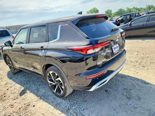 JA4J3VA82RZ064900 2024 MITSUBISHI OUTLANDER - Image 2
