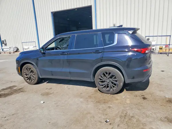 JA4J3VA82RZ071569 2024 MITSUBISHI OUTLANDER - Image 2