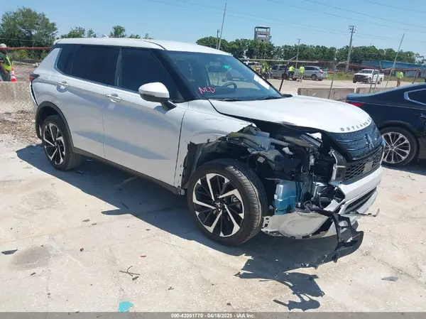 JA4J3VA82RZ085066 2024 MITSUBISHI OUTLANDER - Image 1