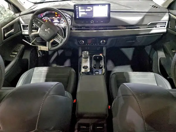 JA4J3VA82SZ016562 2025 MITSUBISHI OUTLANDER - Image 8