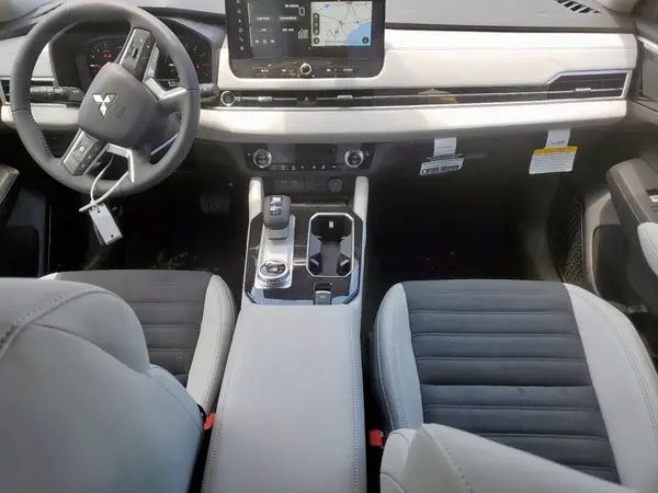 JA4J3VA82SZ023866 2025 MITSUBISHI OUTLANDER - Image 8