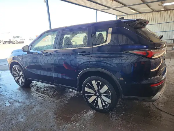 JA4J3VA82SZ030722 2025 MITSUBISHI OUTLANDER - Image 2
