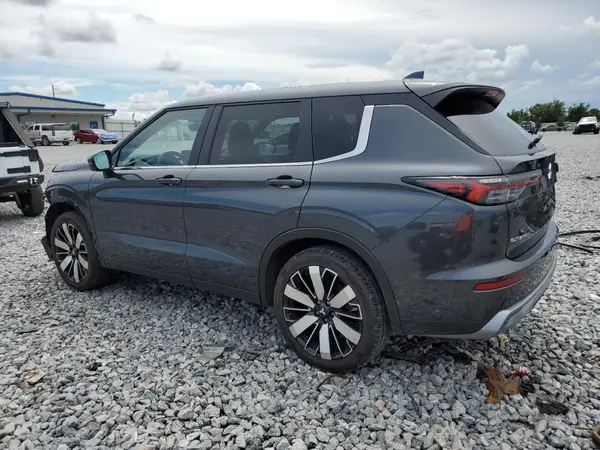 JA4J3VA82SZ031157 2025 MITSUBISHI OUTLANDER - Image 2