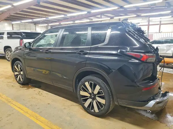 JA4J3VA82SZ044300 2025 MITSUBISHI OUTLANDER - Image 2
