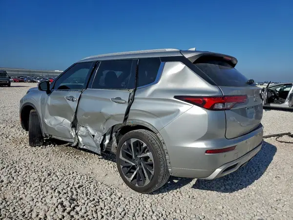 JA4J3VA83NZ010001 2022 MITSUBISHI OUTLANDER - Image 2
