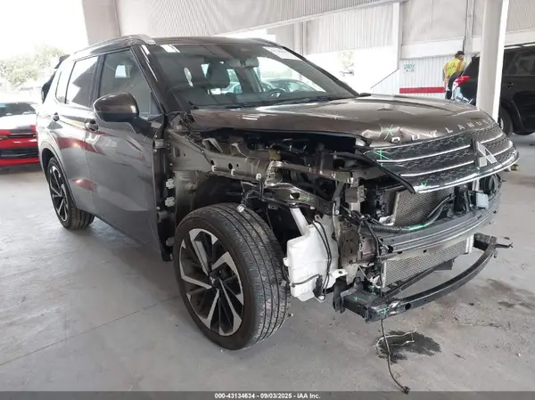 JA4J3VA83NZ089282 2022 MITSUBISHI OUTLANDER - Image 1