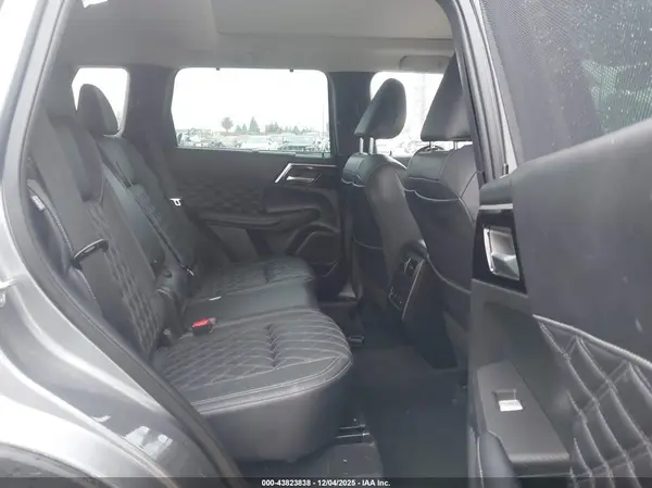 JA4J3VA83PZ043065 2023 MITSUBISHI OUTLANDER - Image 8