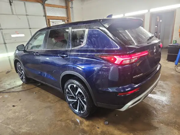 JA4J3VA83RZ032649 2024 MITSUBISHI OUTLANDER - Image 2