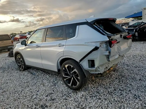 JA4J3VA83RZ044333 2024 MITSUBISHI OUTLANDER - Image 2