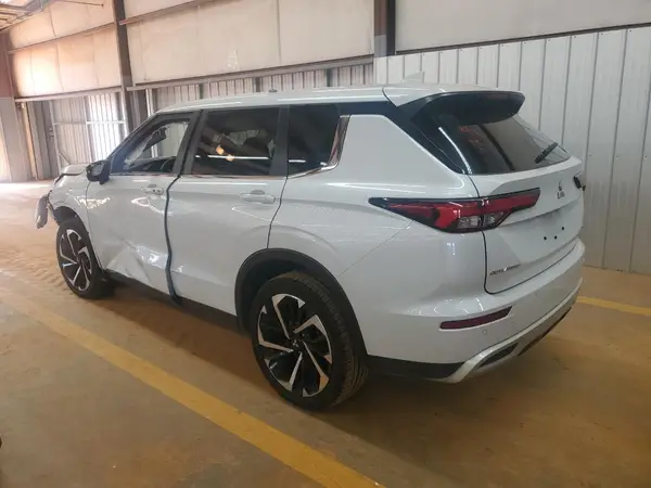 JA4J3VA83RZ049449 2024 MITSUBISHI OUTLANDER - Image 2