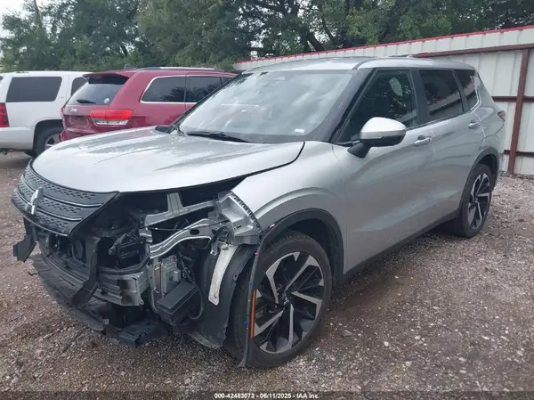 JA4J3VA83RZ068485 2024 MITSUBISHI OUTLANDER - Image 2