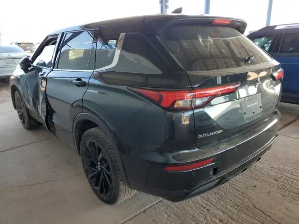 JA4J3VA83RZ074299 2024 MITSUBISHI OUTLANDER - Image 2