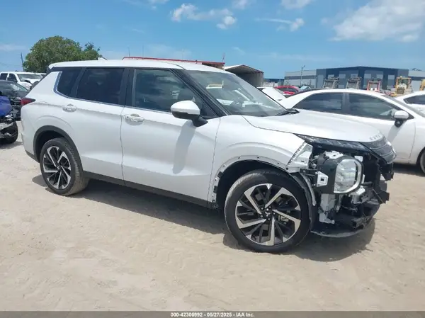 JA4J3VA83RZ082399 2024 MITSUBISHI OUTLANDER - Image 1