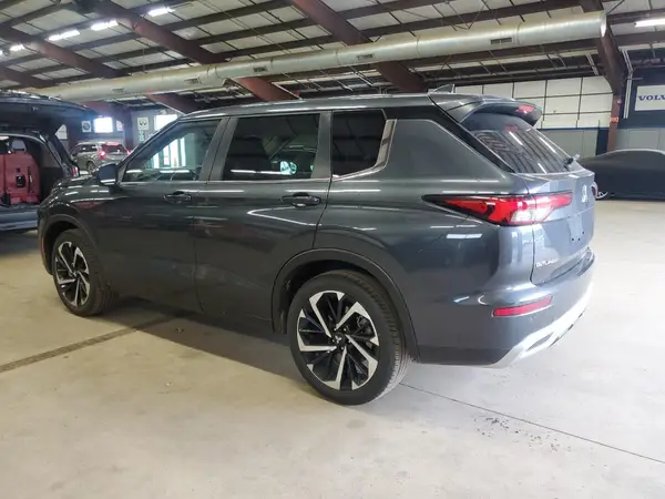 JA4J3VA83RZ082841 2024 MITSUBISHI OUTLANDER - Image 2
