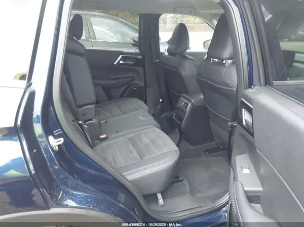 JA4J3VA83SZ027599 2025 MITSUBISHI OUTLANDER - Image 8