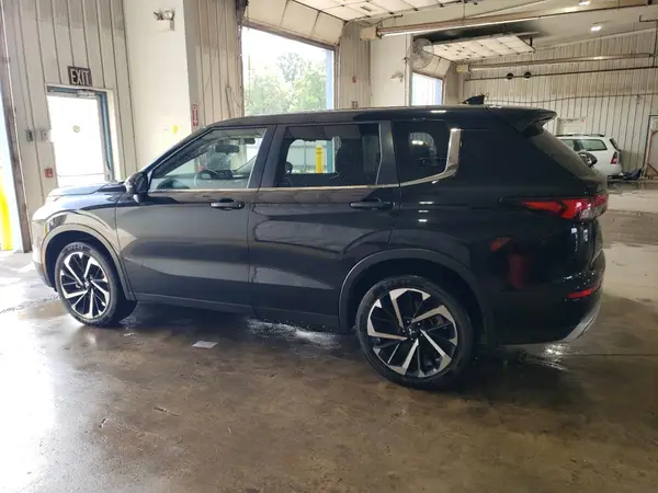 JA4J3VA84RZ037438 2024 MITSUBISHI OUTLANDER - Image 2