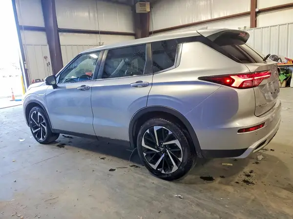JA4J3VA84RZ038234 2024 MITSUBISHI OUTLANDER - Image 2