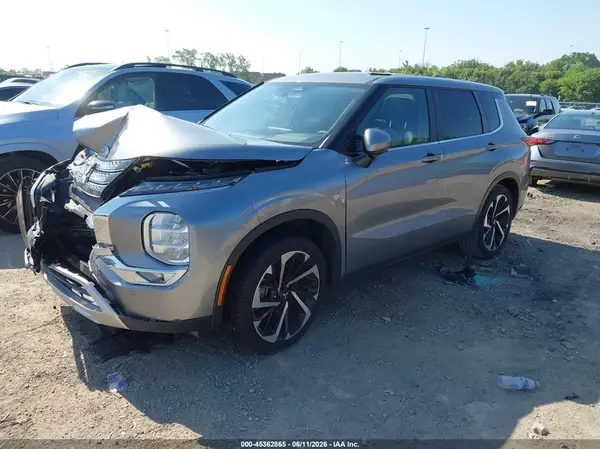 JA4J3VA84RZ038413 2024 MITSUBISHI OUTLANDER - Image 2