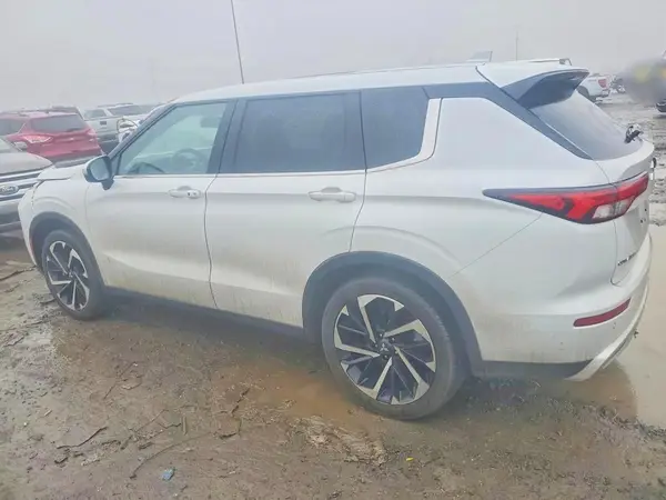 JA4J3VA84RZ039075 2024 MITSUBISHI OUTLANDER - Image 2