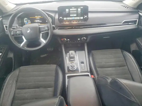 JA4J3VA84RZ039075 2024 MITSUBISHI OUTLANDER - Image 8