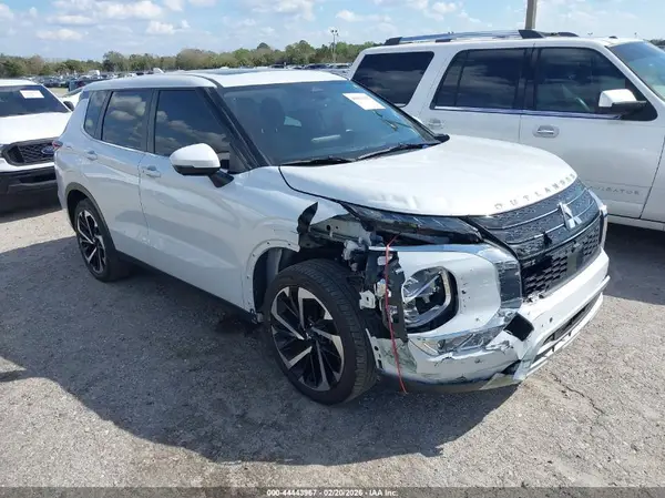 JA4J3VA84RZ064073 2024 MITSUBISHI OUTLANDER - Image 1
