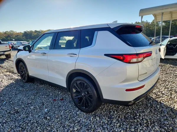 JA4J3VA84RZ072528 2024 MITSUBISHI OUTLANDER - Image 2