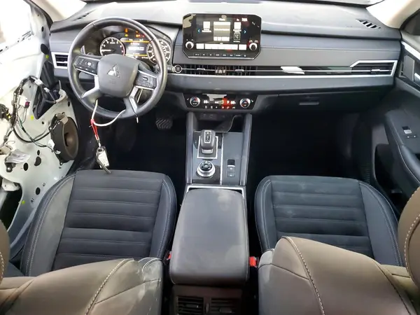 JA4J3VA84RZ086624 2024 MITSUBISHI OUTLANDER - Image 8