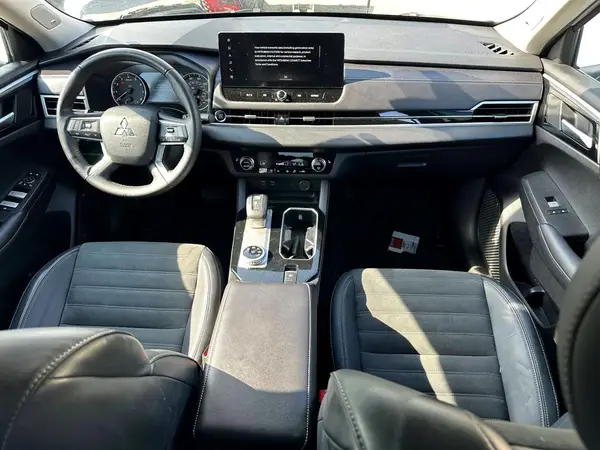 JA4J3VA84SZ015610 2025 MITSUBISHI OUTLANDER - Image 8