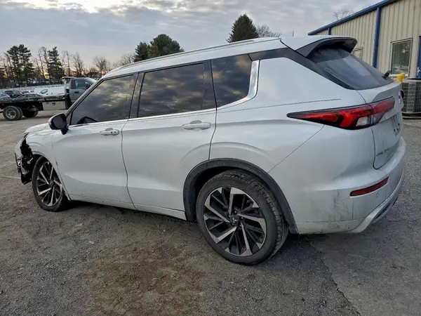 JA4J3VA85PZ008561 2023 MITSUBISHI OUTLANDER - Image 2