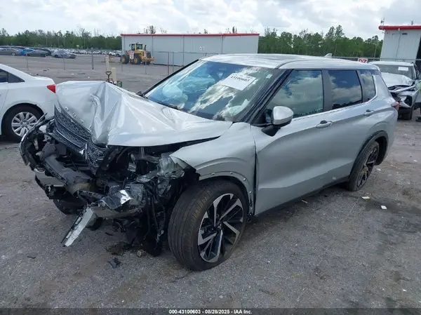 JA4J3VA85RZ040557 2024 MITSUBISHI OUTLANDER - Image 2