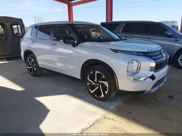 JA4J3VA85RZ043541 2024 MITSUBISHI OUTLANDER - Image 1