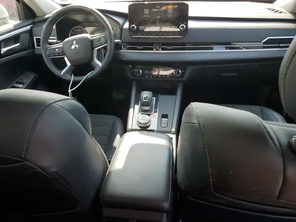 JA4J3VA85RZ082808 2024 MITSUBISHI OUTLANDER - Image 8