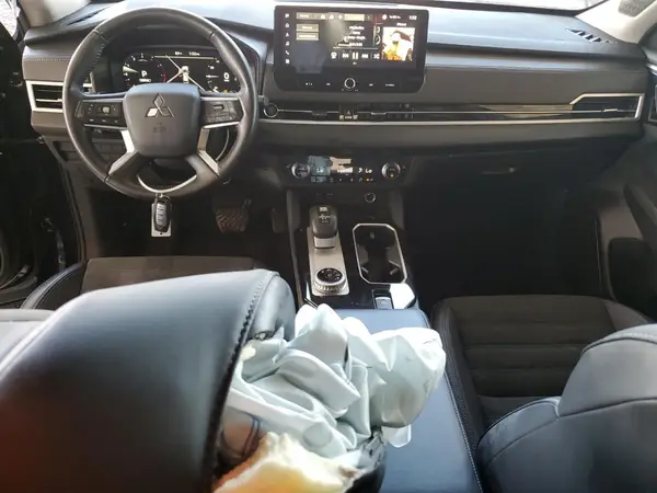 JA4J3VA85SZ017723 2025 MITSUBISHI OUTLANDER - Image 8