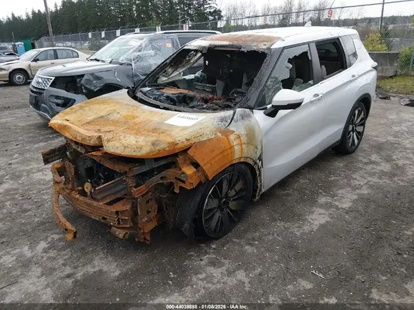 JA4J3VA85SZ020587 2025 MITSUBISHI OUTLANDER - Image 2
