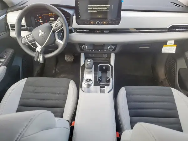 JA4J3VA85SZ022632 2025 MITSUBISHI OUTLANDER - Image 8