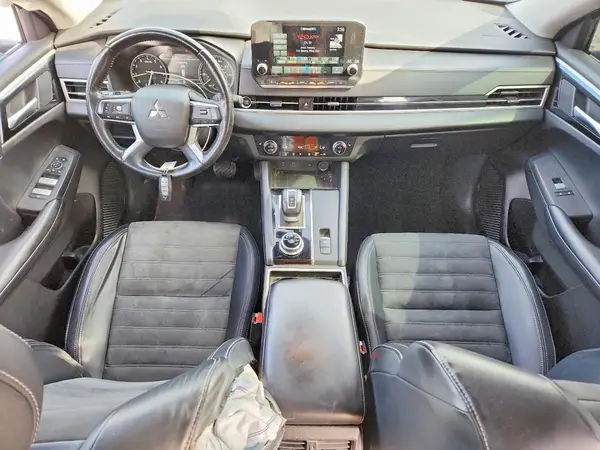 JA4J3VA86RZ014243 2024 MITSUBISHI OUTLANDER - Image 8