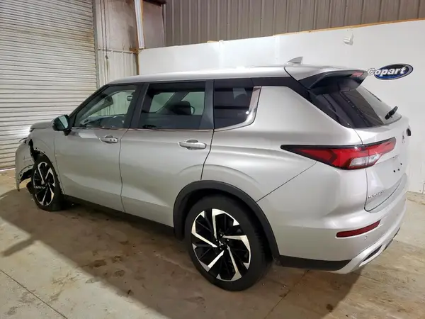 JA4J3VA86RZ064768 2024 MITSUBISHI OUTLANDER - Image 2