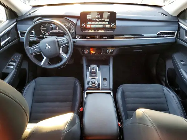 JA4J3VA87RZ033772 2024 MITSUBISHI OUTLANDER - Image 8