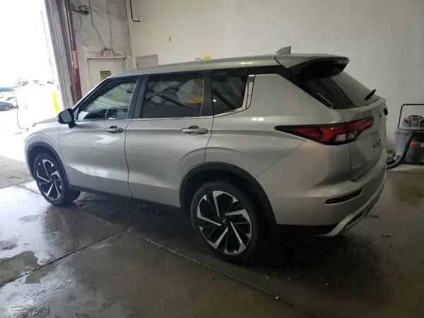 JA4J3VA87RZ051074 2024 MITSUBISHI OUTLANDER - Image 2