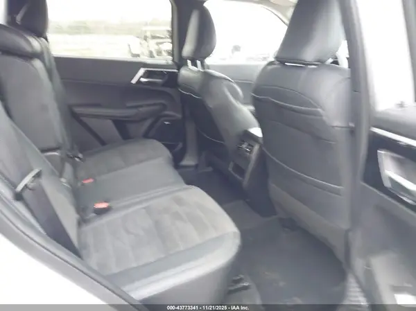 JA4J3VA87SZ021160 2025 MITSUBISHI OUTLANDER - Image 8