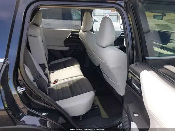 JA4J3VA87SZ030697 2025 MITSUBISHI OUTLANDER - Image 8
