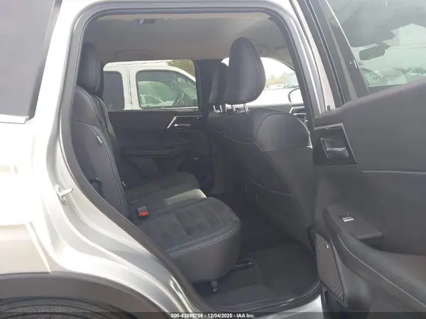 JA4J3VA87SZ035494 2025 MITSUBISHI OUTLANDER - Image 8