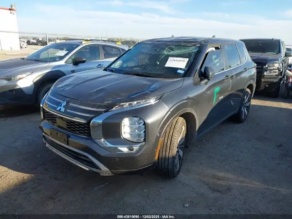 JA4J3VA87SZ045183 2025 MITSUBISHI OUTLANDER - Image 2