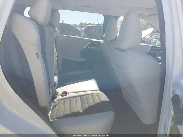 JA4J3VA87SZ051582 2025 MITSUBISHI OUTLANDER - Image 8