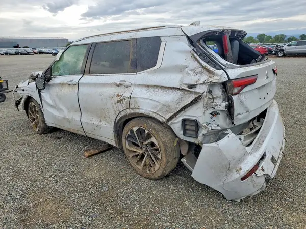 JA4J3VA88NZ092288 2022 MITSUBISHI OUTLANDER - Image 2