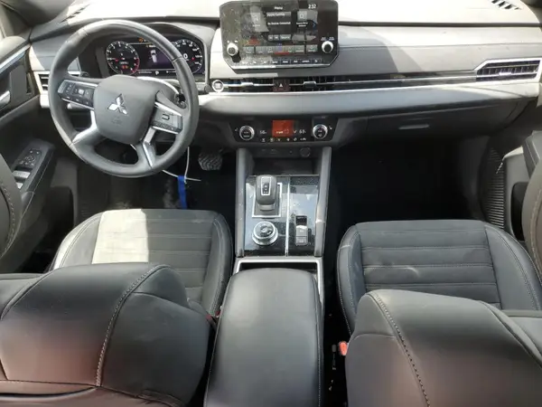JA4J3VA88RZ022814 2024 MITSUBISHI OUTLANDER - Image 8